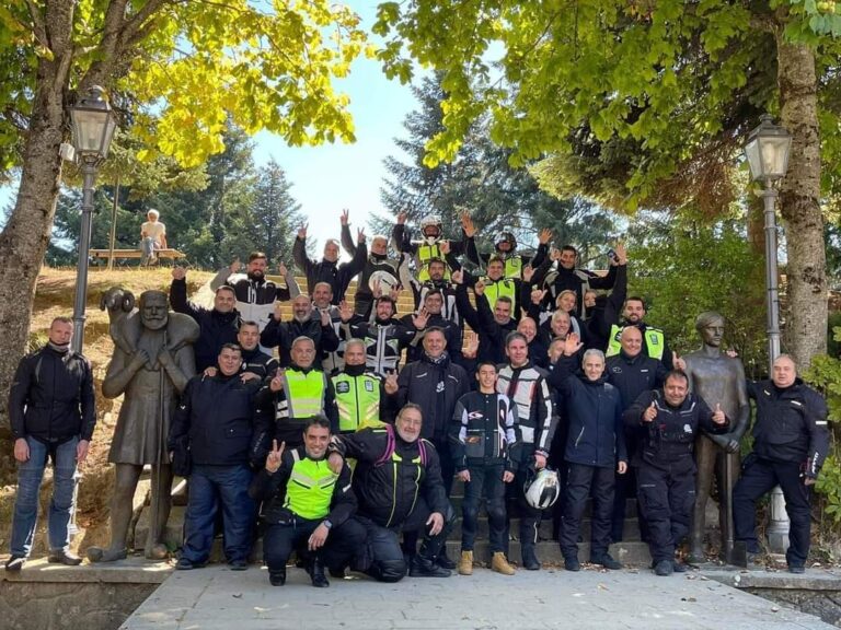 Γνωριμία με τους Moto Adventurers Hellas.